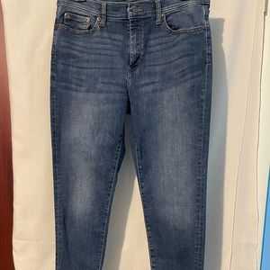 Banana Republic sculpt skinny tapered leg jean